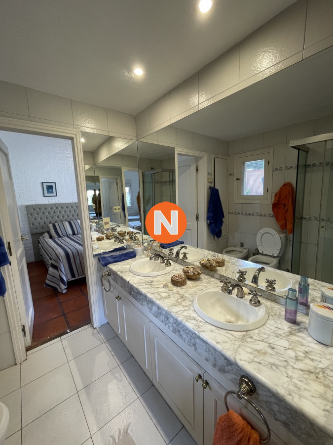 Casa Ref.205181 - Casa en Venta y Alquiler, La Barra, La Barra, 3 Dormitorios.