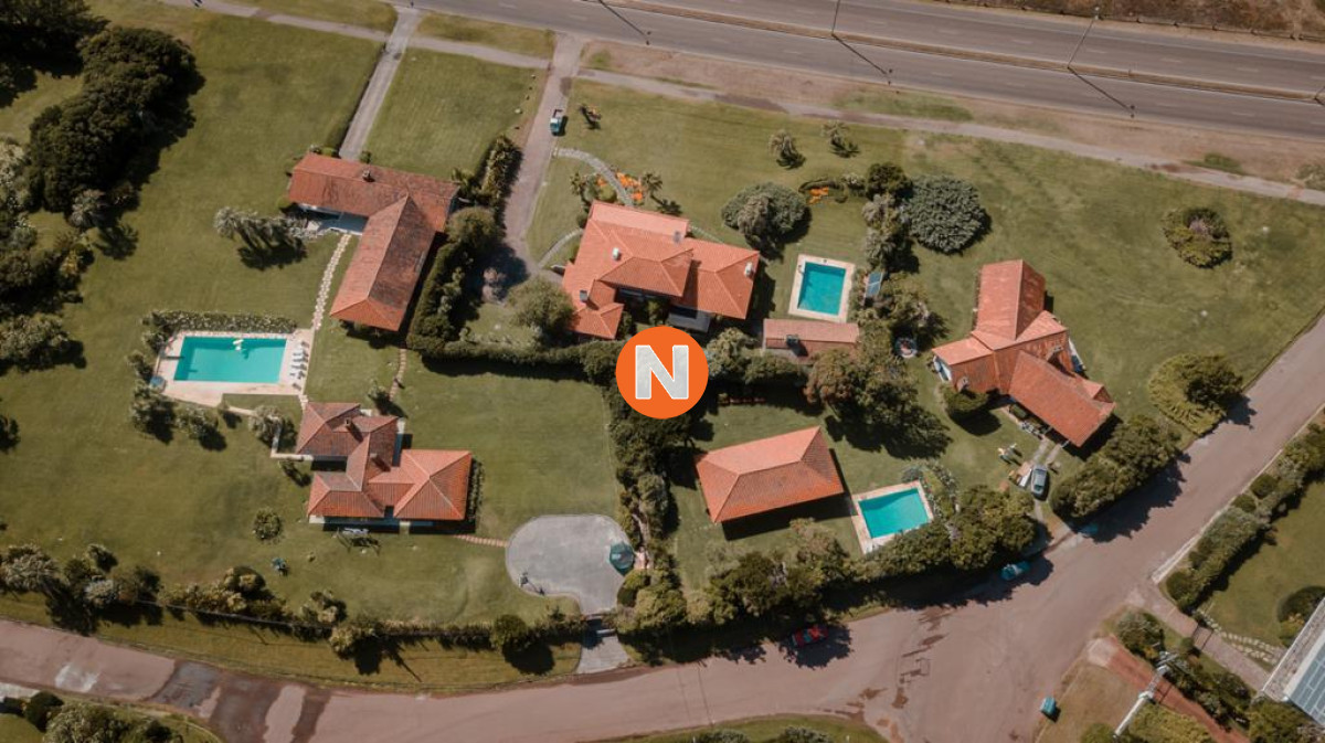 Casa Ref.205811 - VENTA DE CASA DE 5 DORMITORIOS EN PRIMERA LINEA EN BRAVA PUNTA DEL ESTE 