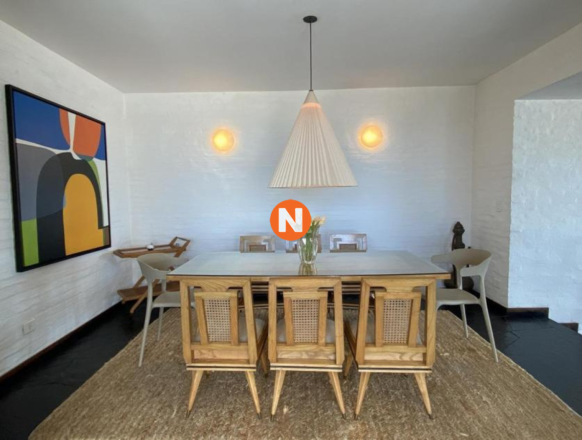 Casa Ref.220126 - Casa a la venta de 6 dormitorios, 7 ambientes en Punta del Este 