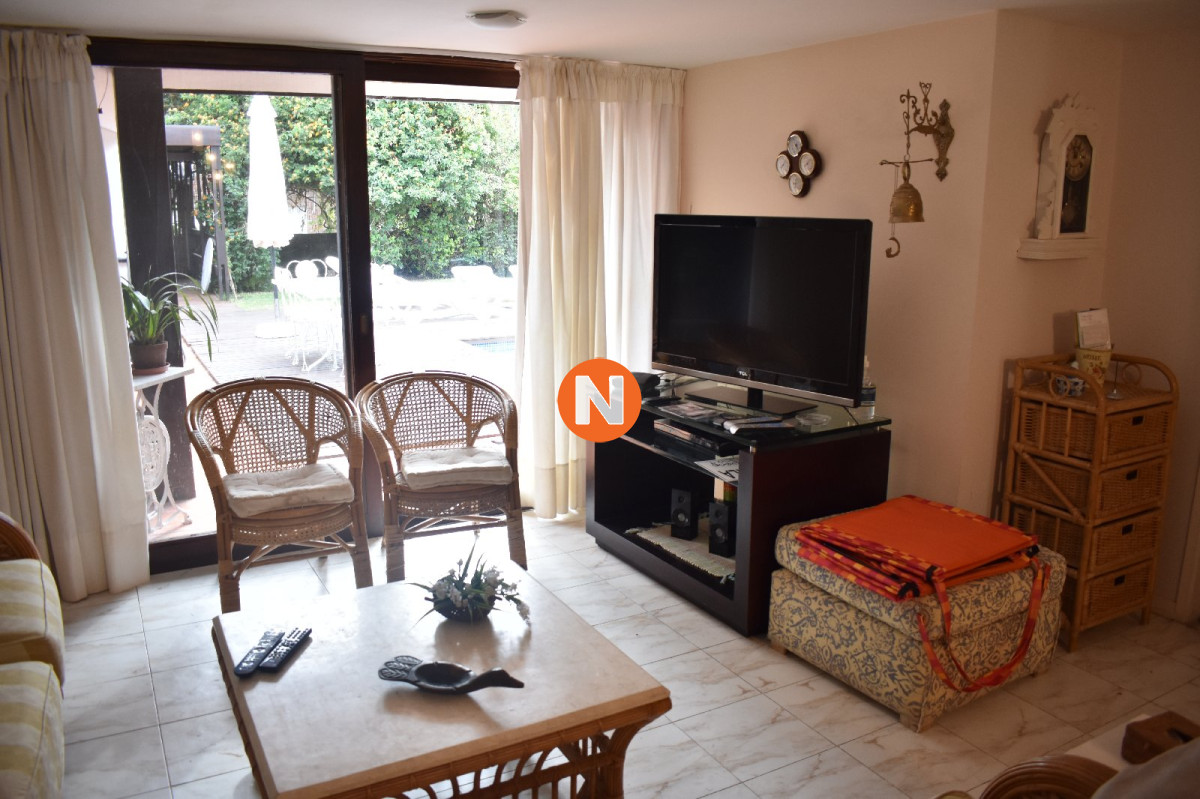 Casa Ref.208083 - Casa en Venta, Lugano, Punta del Este, 4 Dormitorios.