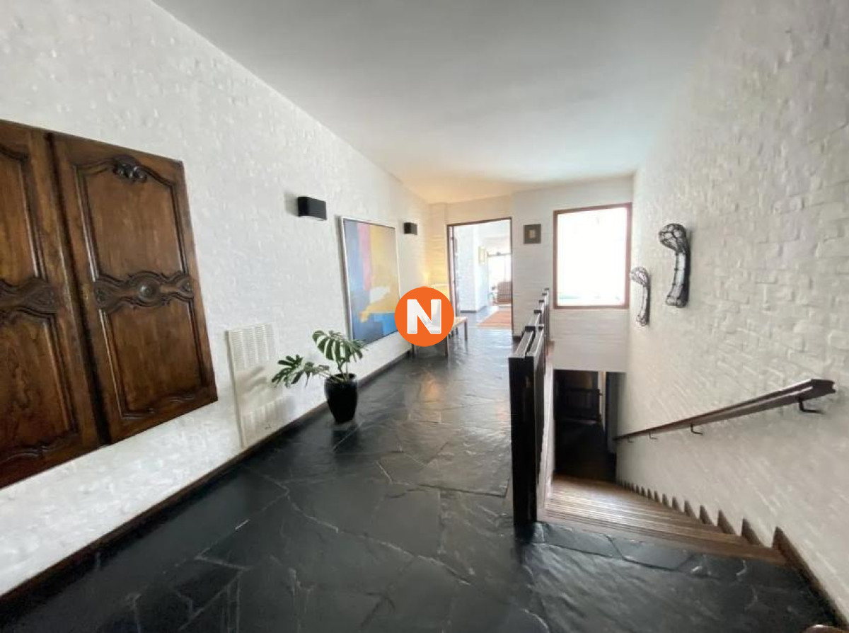 Casa Ref.220126 - Casa a la venta de 6 dormitorios, 7 ambientes en Punta del Este 