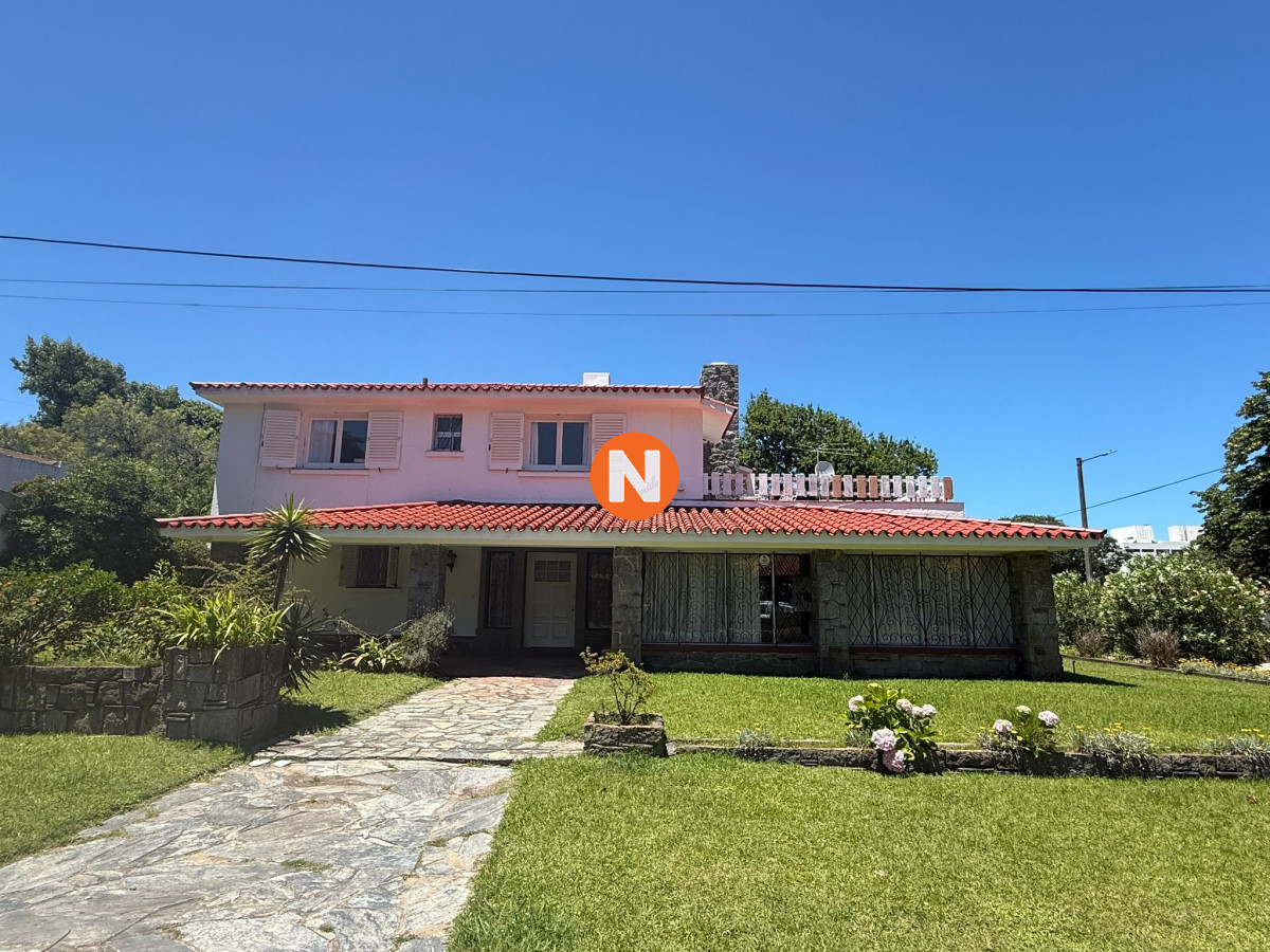 Casa Ref.223109 - Casa a una cuadra del mar en Venta