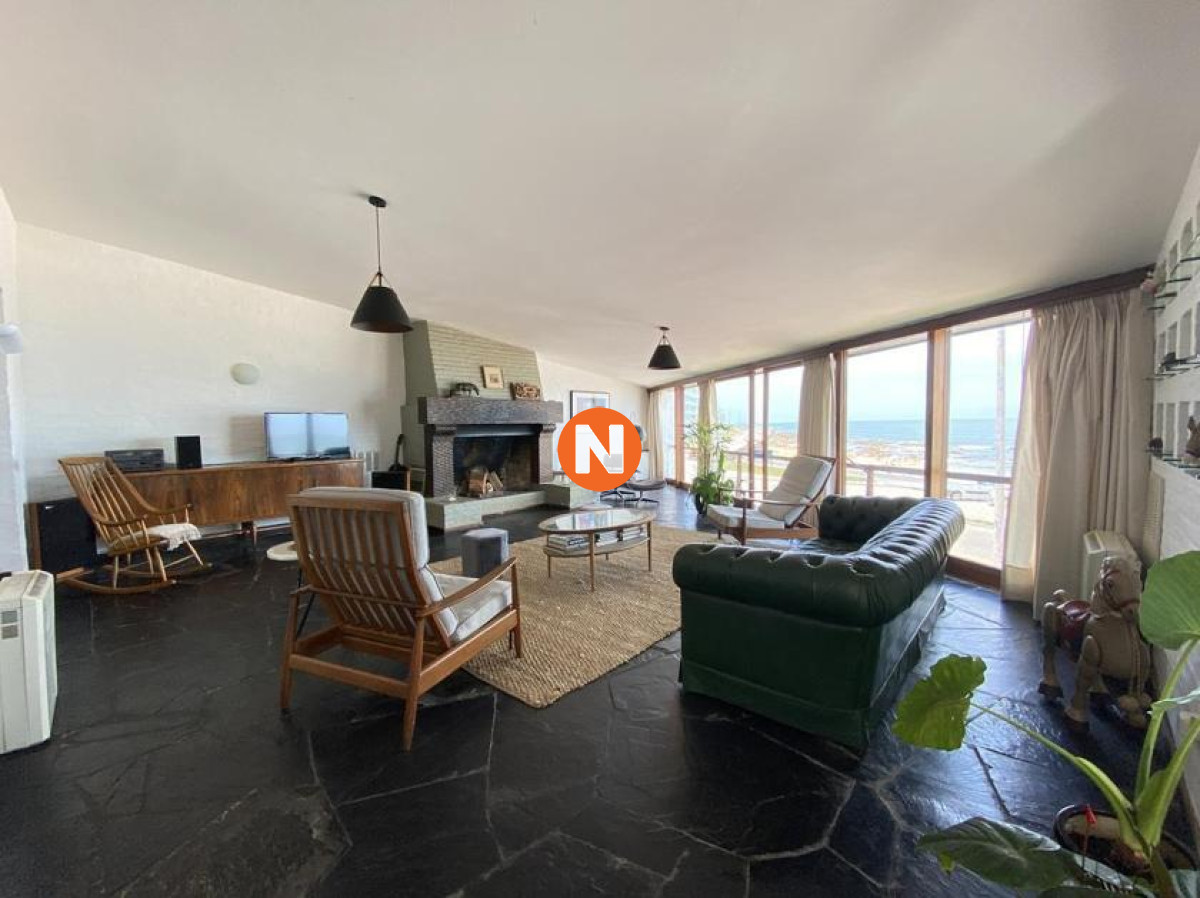 Casa Ref.220126 - Casa a la venta de 6 dormitorios, 7 ambientes en Punta del Este 