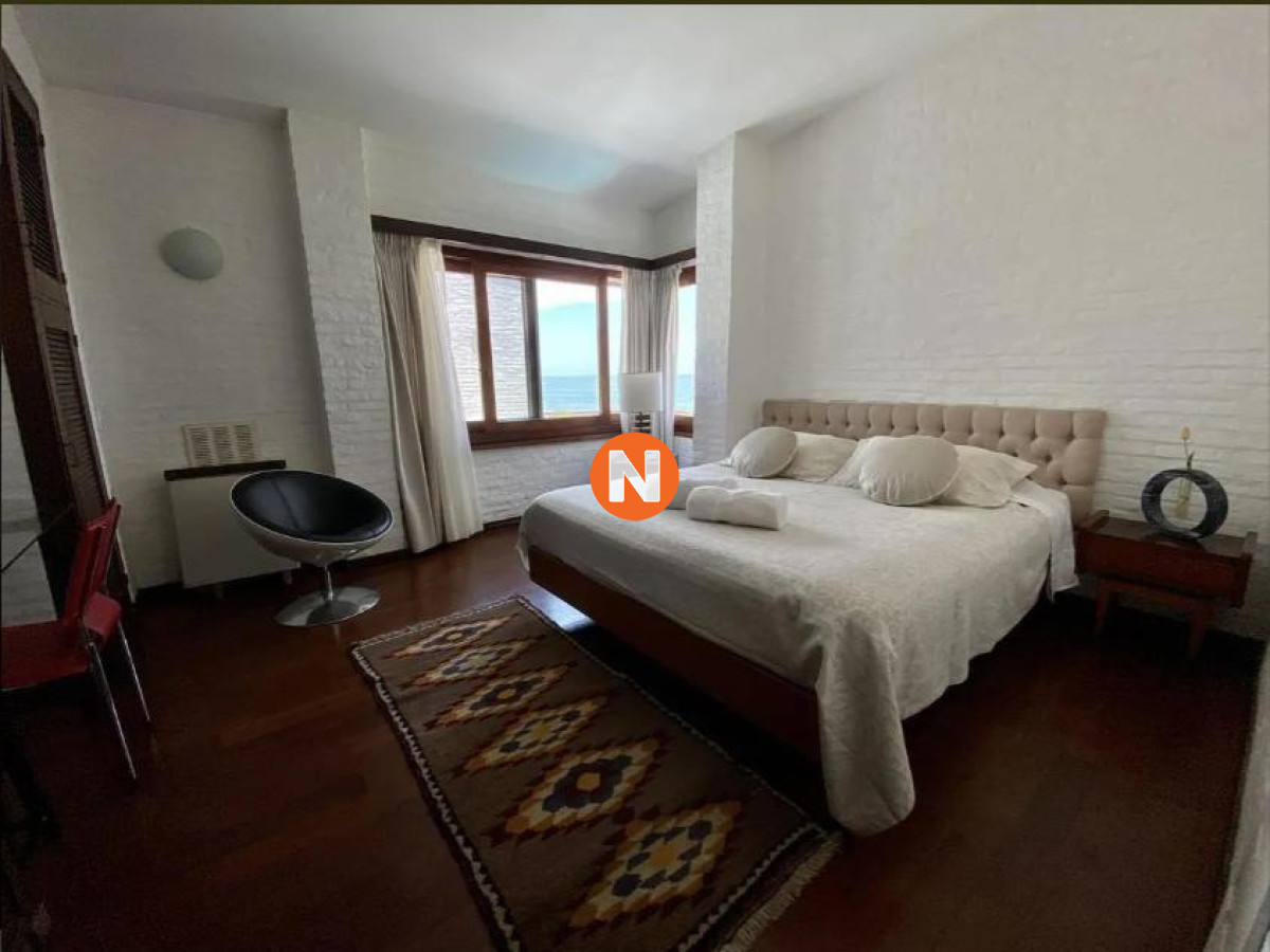 Casa Ref.220126 - Casa a la venta de 6 dormitorios, 7 ambientes en Punta del Este 