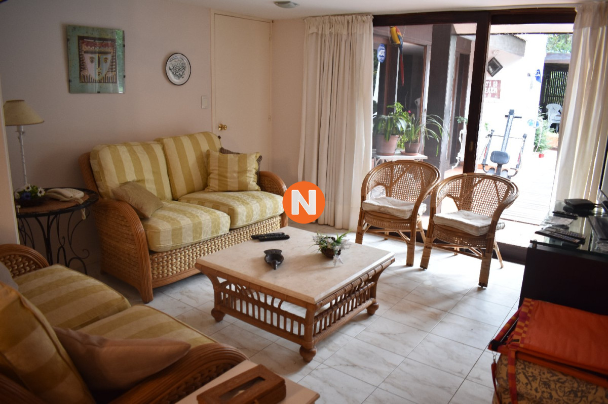 Casa Ref.208083 - Casa en Venta, Lugano, Punta del Este, 4 Dormitorios.