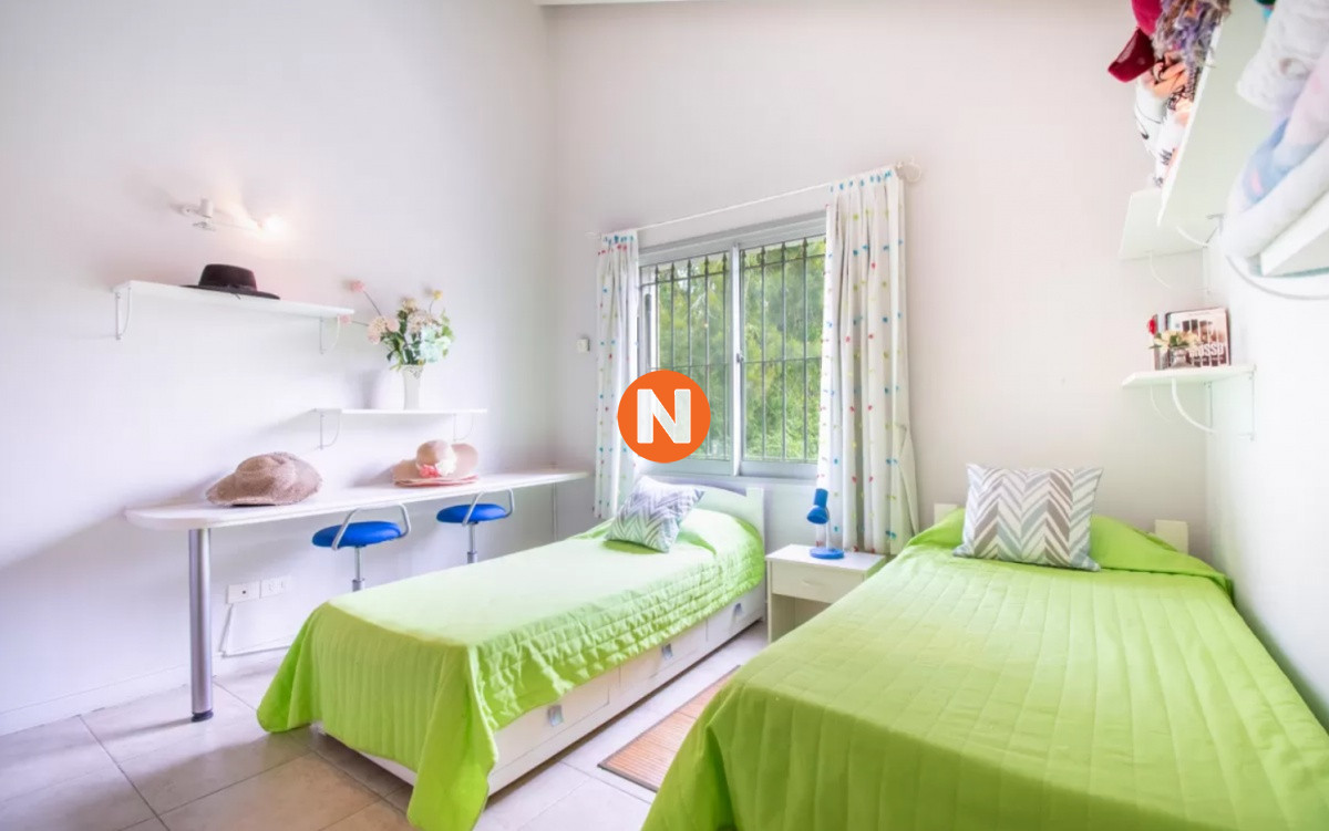 Casa Ref.219673 - Casa en Venta en la Brava de 5 dormitorios