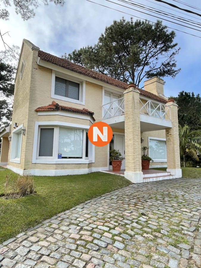 Casa Ref.205181 - Casa en Venta y Alquiler, La Barra, La Barra, 3 Dormitorios.
