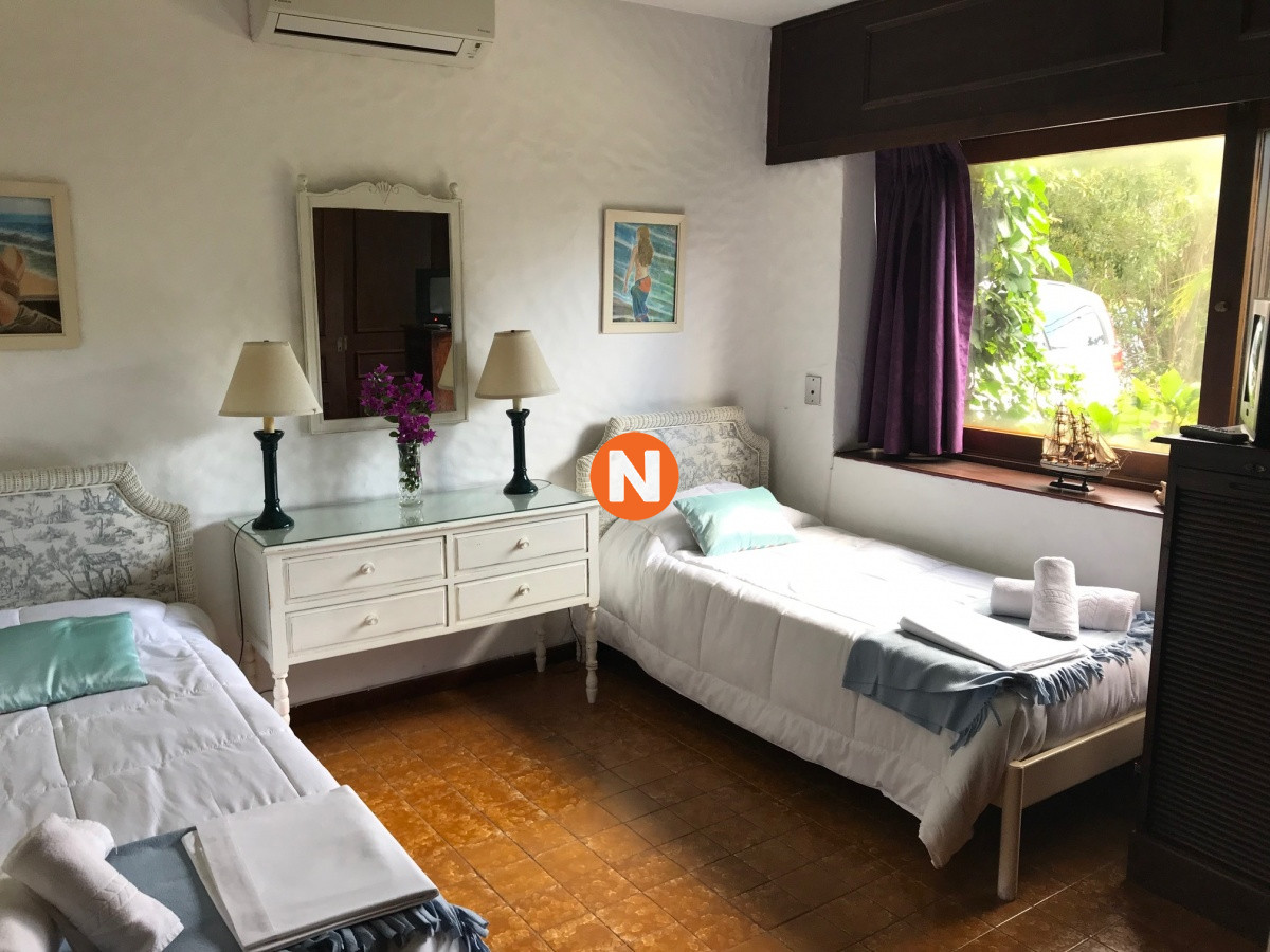 Casa Ref.205486 - Casa en Venta  5 dorm en Playa Mansa