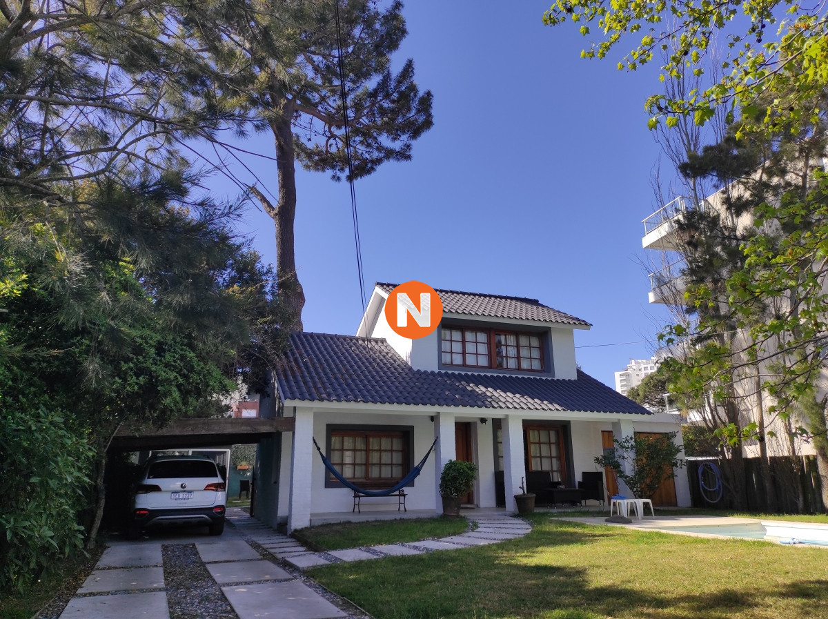Casa Ref.206143 - Casa en Venta y Alquiler, Aidy Grill, Punta del Este, 4 Dormitorios.