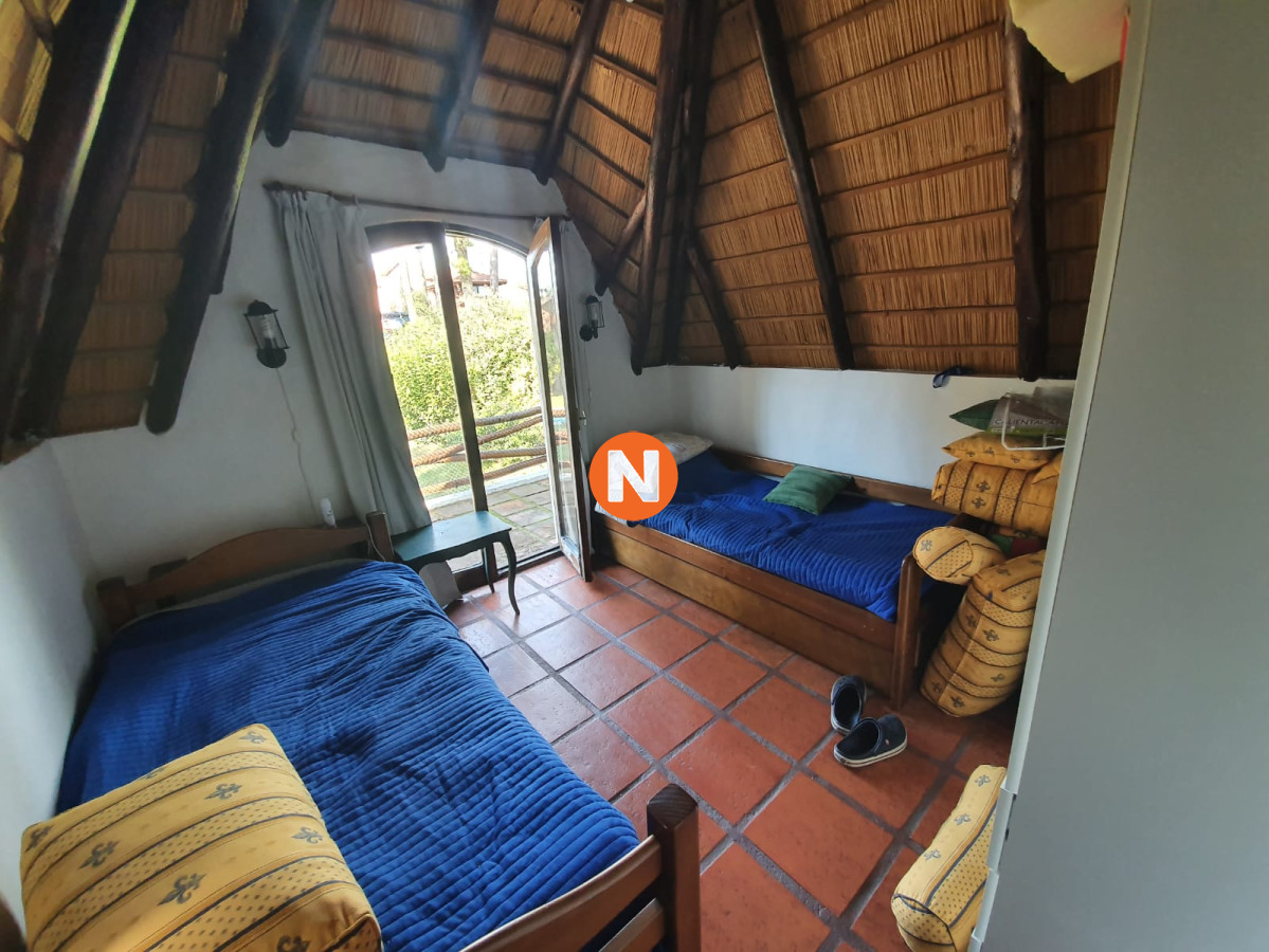 Casa Ref.216615 - Casa en venta Pinares!