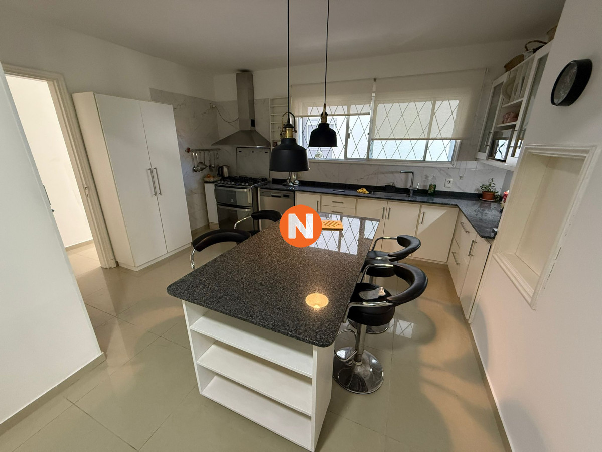 Casa Ref.223109 - Casa a una cuadra del mar en Venta