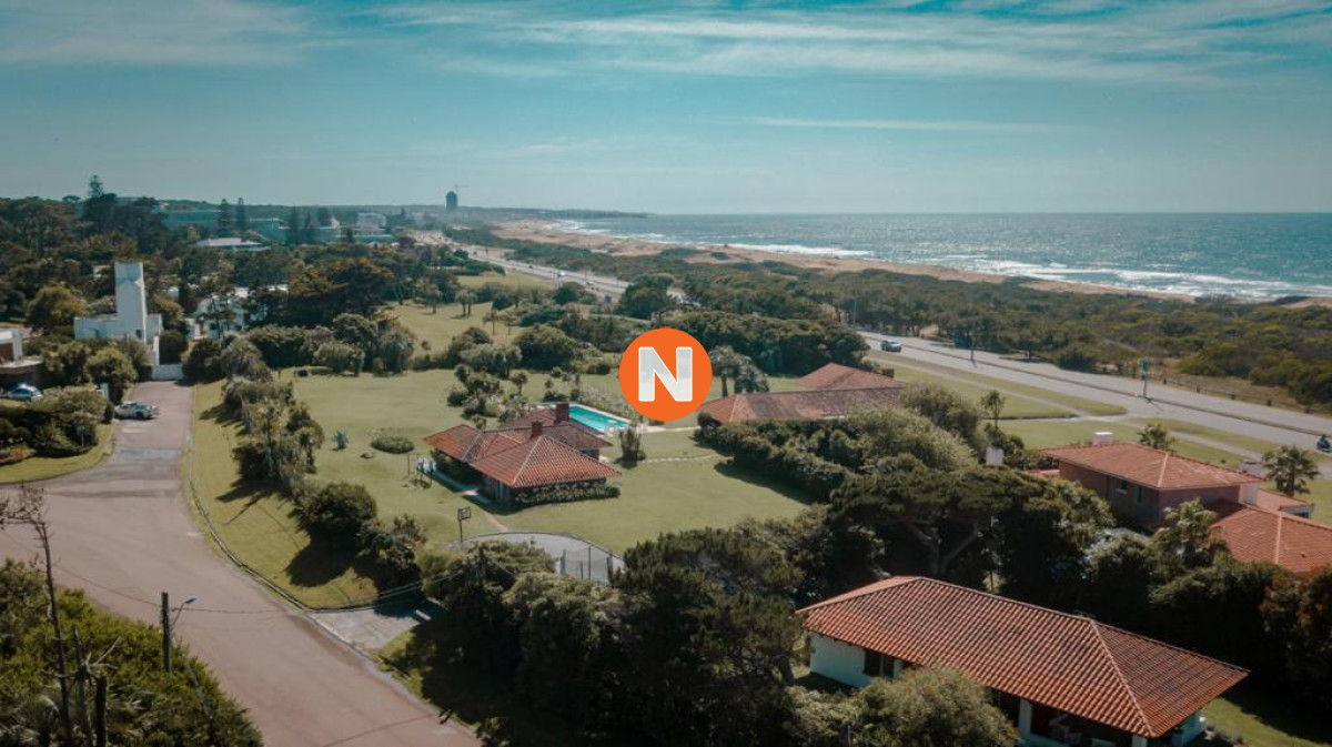 Casa Ref.205811 - VENTA DE CASA DE 5 DORMITORIOS EN PRIMERA LINEA EN BRAVA PUNTA DEL ESTE 