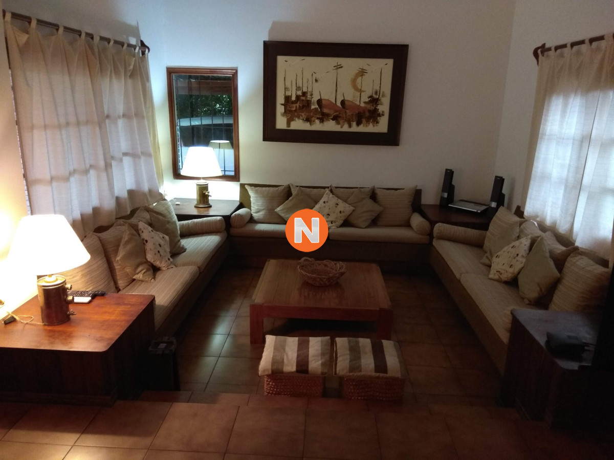 Casa Ref.206143 - Casa en Venta y Alquiler, Aidy Grill, Punta del Este, 4 Dormitorios.