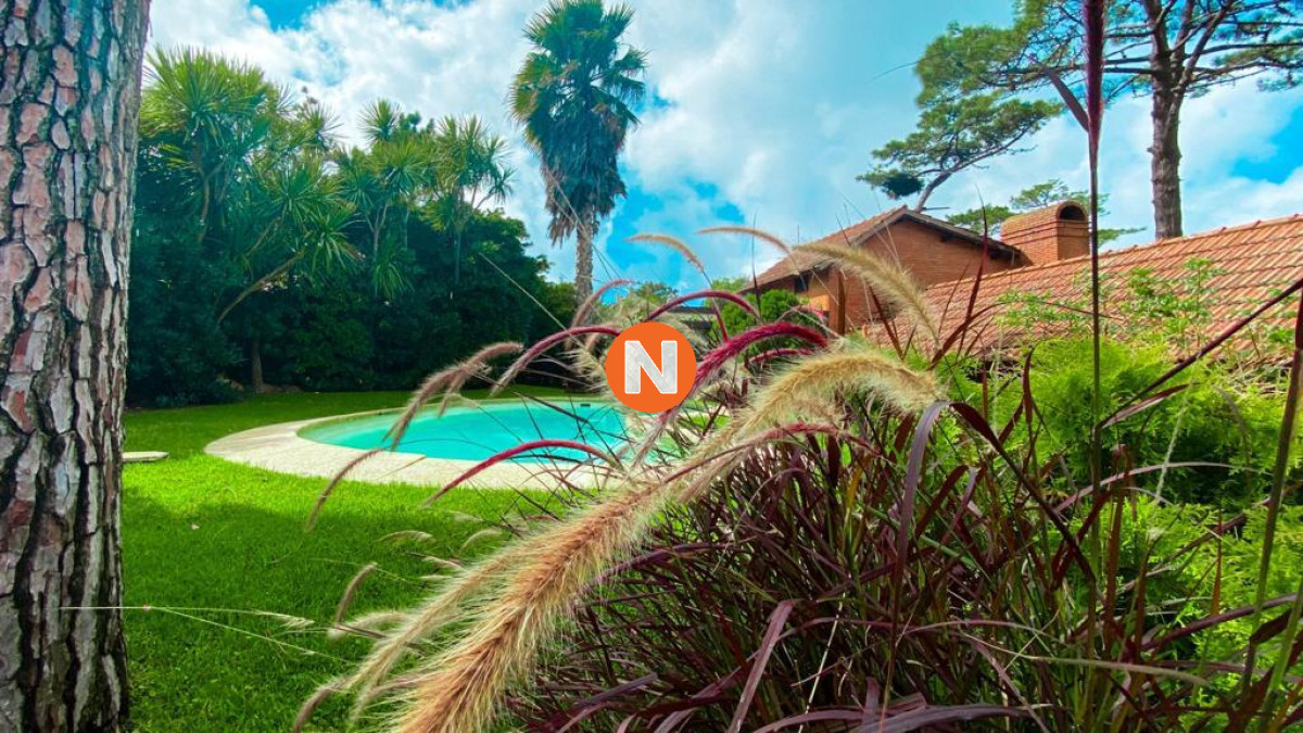 Casa Ref.206136 - Casa en Venta y Alquiler, Mansa, Punta del Este, 4 Dormitorios.