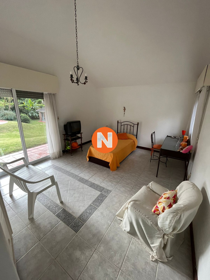Casa Ref.209012 - Casa en Venta, Cantegril, Punta del Este, 4 Dormitorios.