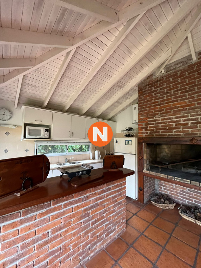 Casa Ref.209012 - Casa en Venta, Cantegril, Punta del Este, 4 Dormitorios.
