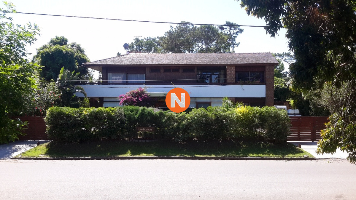 Casa Ref.205486 - Casa en Venta  5 dorm en Playa Mansa