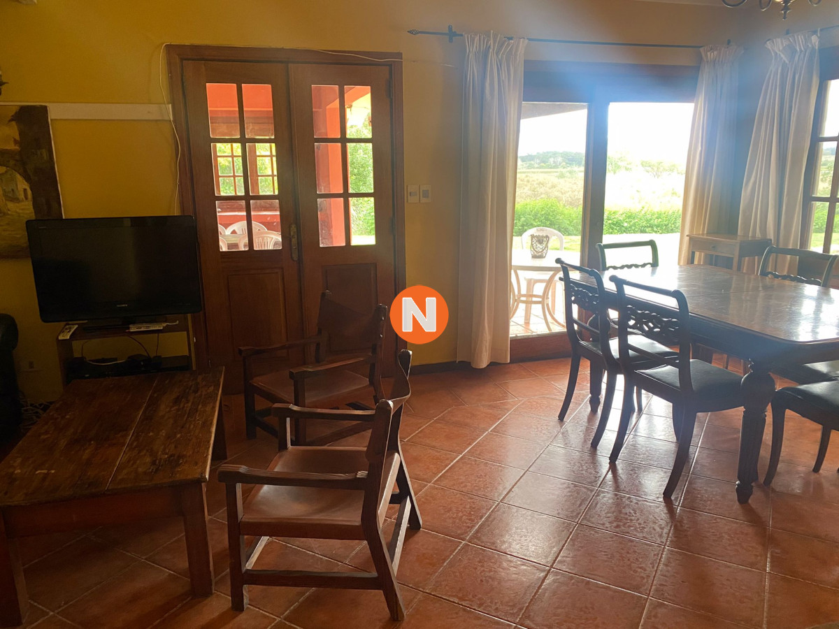 Casa Ref.205786 - Casa en Venta y Alquiler, Pinares, Punta del Este, 4 Dormitorios.