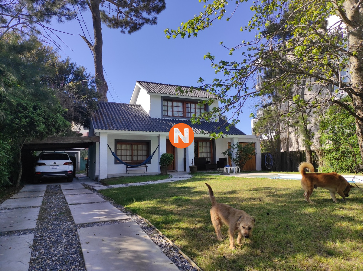 Casa Ref.206143 - Casa en Venta y Alquiler, Aidy Grill, Punta del Este, 4 Dormitorios.