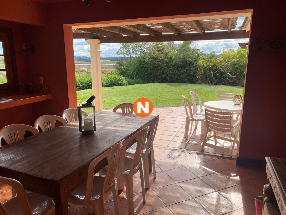 Casa Ref.205786 - Casa en Venta y Alquiler, Pinares, Punta del Este, 4 Dormitorios.
