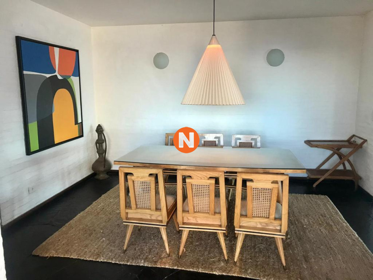 Casa Ref.220126 - Casa a la venta de 6 dormitorios, 7 ambientes en Punta del Este 