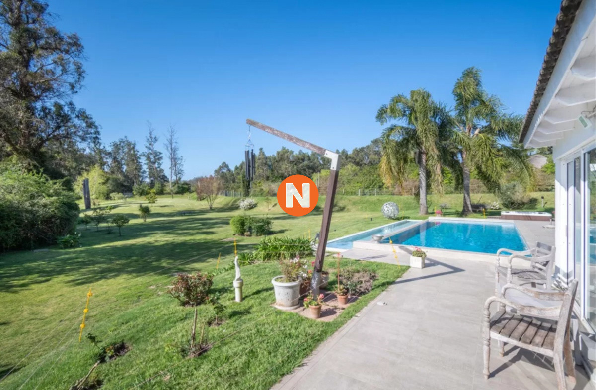 Casa Ref.219673 - Casa en Venta en la Brava de 5 dormitorios