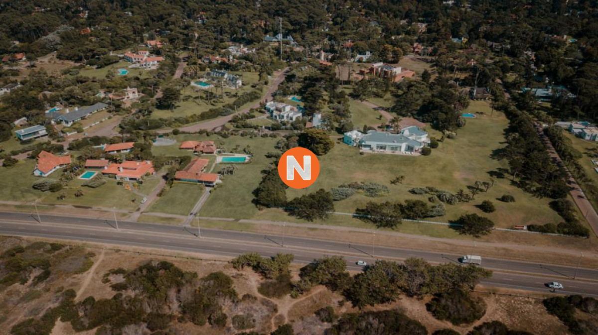 Casa Ref.205811 - VENTA DE CASA DE 5 DORMITORIOS EN PRIMERA LINEA EN BRAVA PUNTA DEL ESTE 