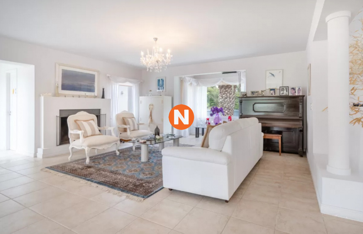 Casa Ref.219673 - Casa en Venta en la Brava de 5 dormitorios