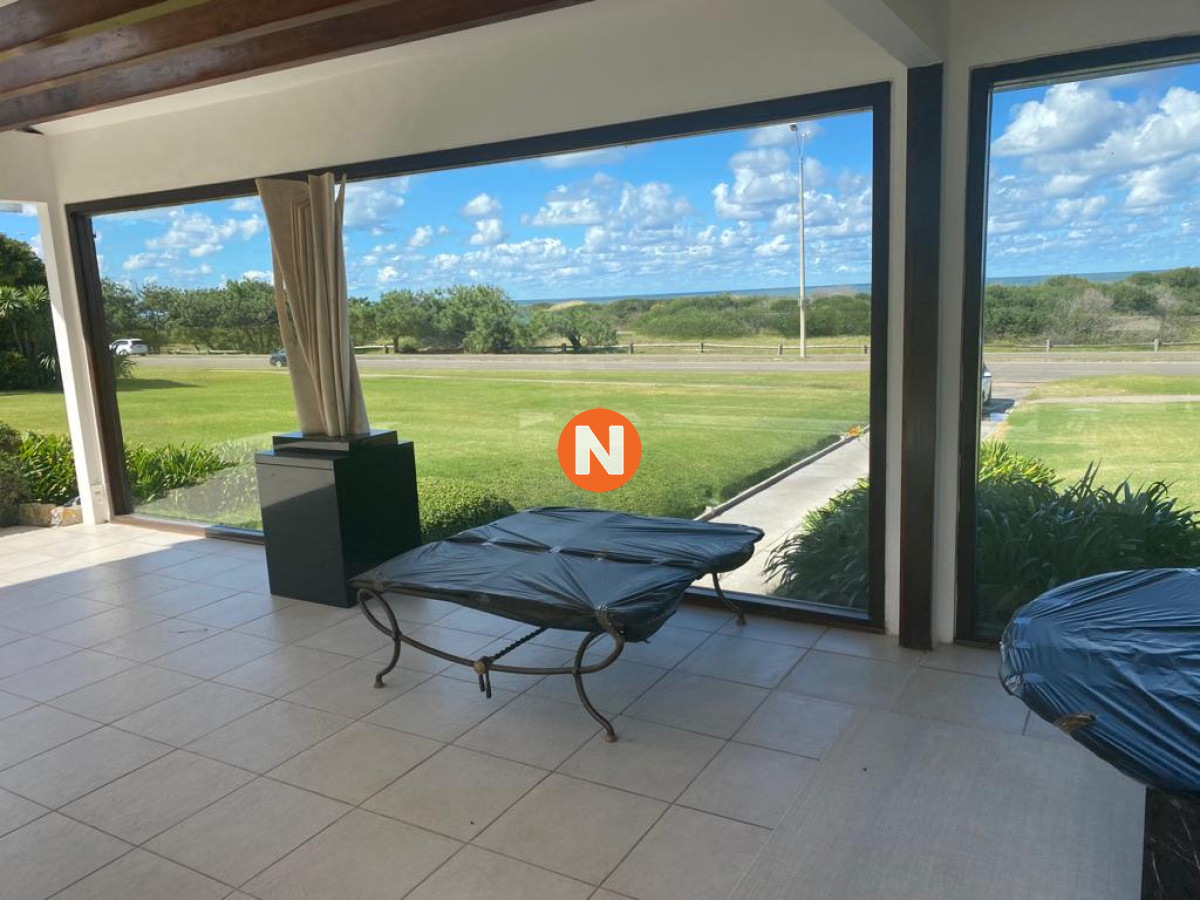 Casa Ref.205811 - VENTA DE CASA DE 5 DORMITORIOS EN PRIMERA LINEA EN BRAVA PUNTA DEL ESTE 