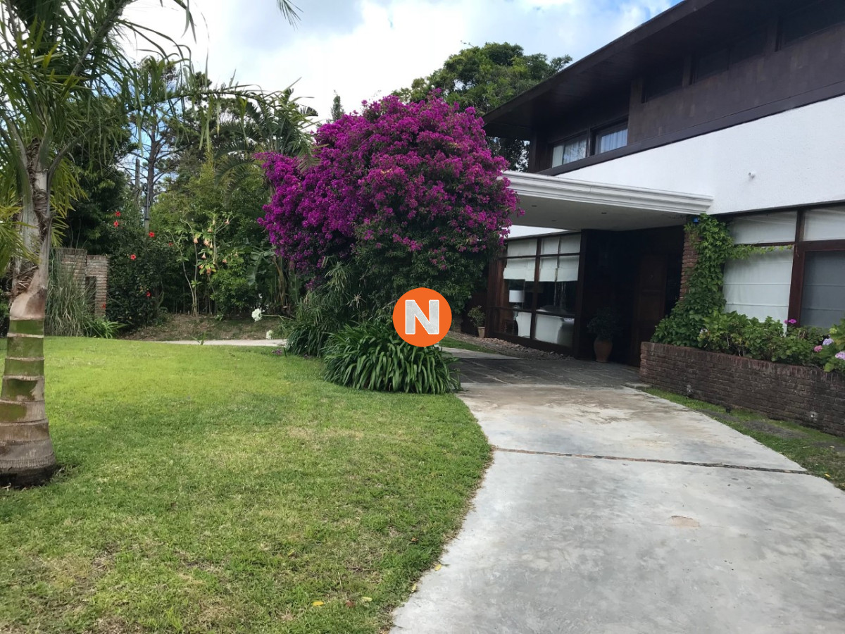 Casa Ref.205486 - Casa en Venta  5 dorm en Playa Mansa