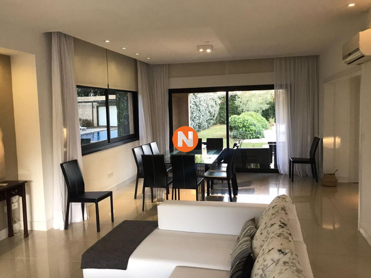 Casa Ref.209043 - Espectacular Casa venta y alquiler de temporada