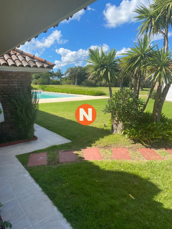 Casa Ref.205811 - VENTA DE CASA DE 5 DORMITORIOS EN PRIMERA LINEA EN BRAVA PUNTA DEL ESTE 