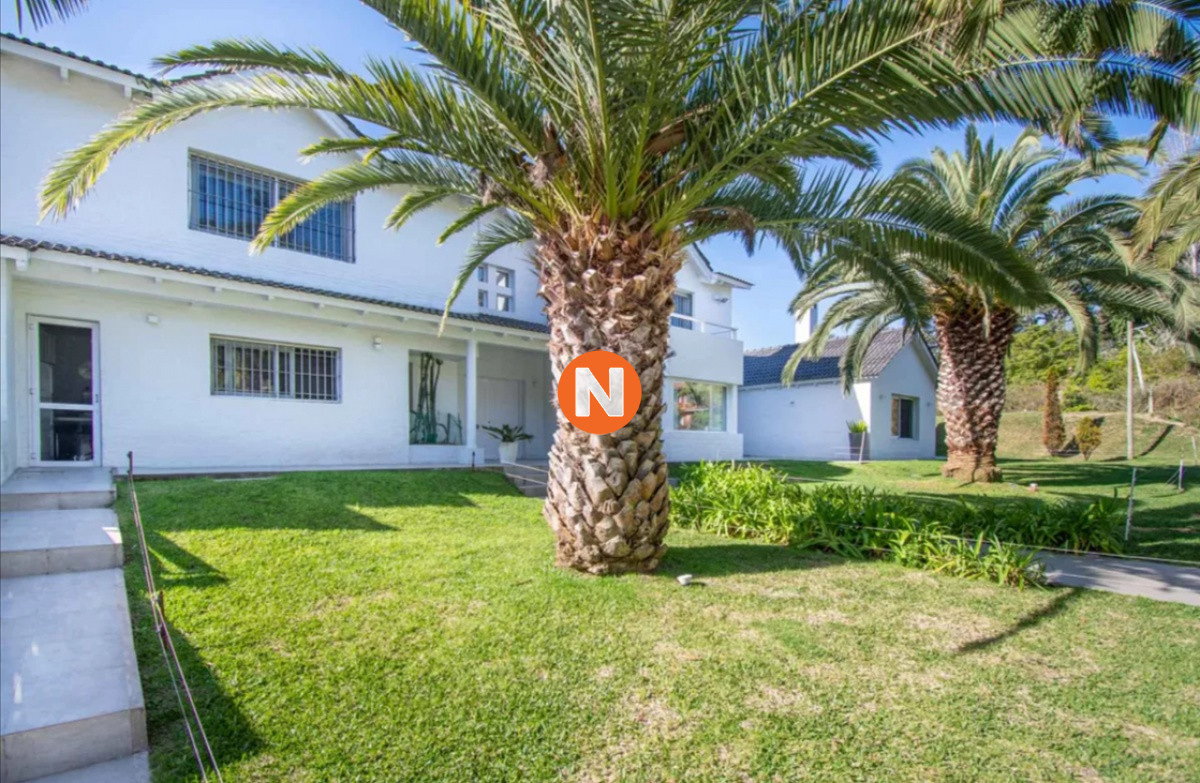 Casa Ref.219673 - Casa en Venta en la Brava de 5 dormitorios