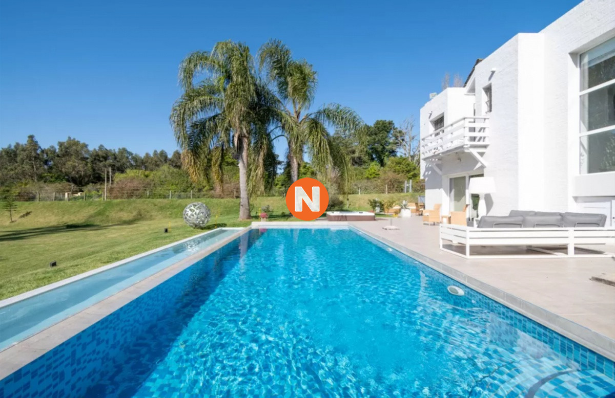 Casa Ref.219673 - Casa en Venta en la Brava de 5 dormitorios