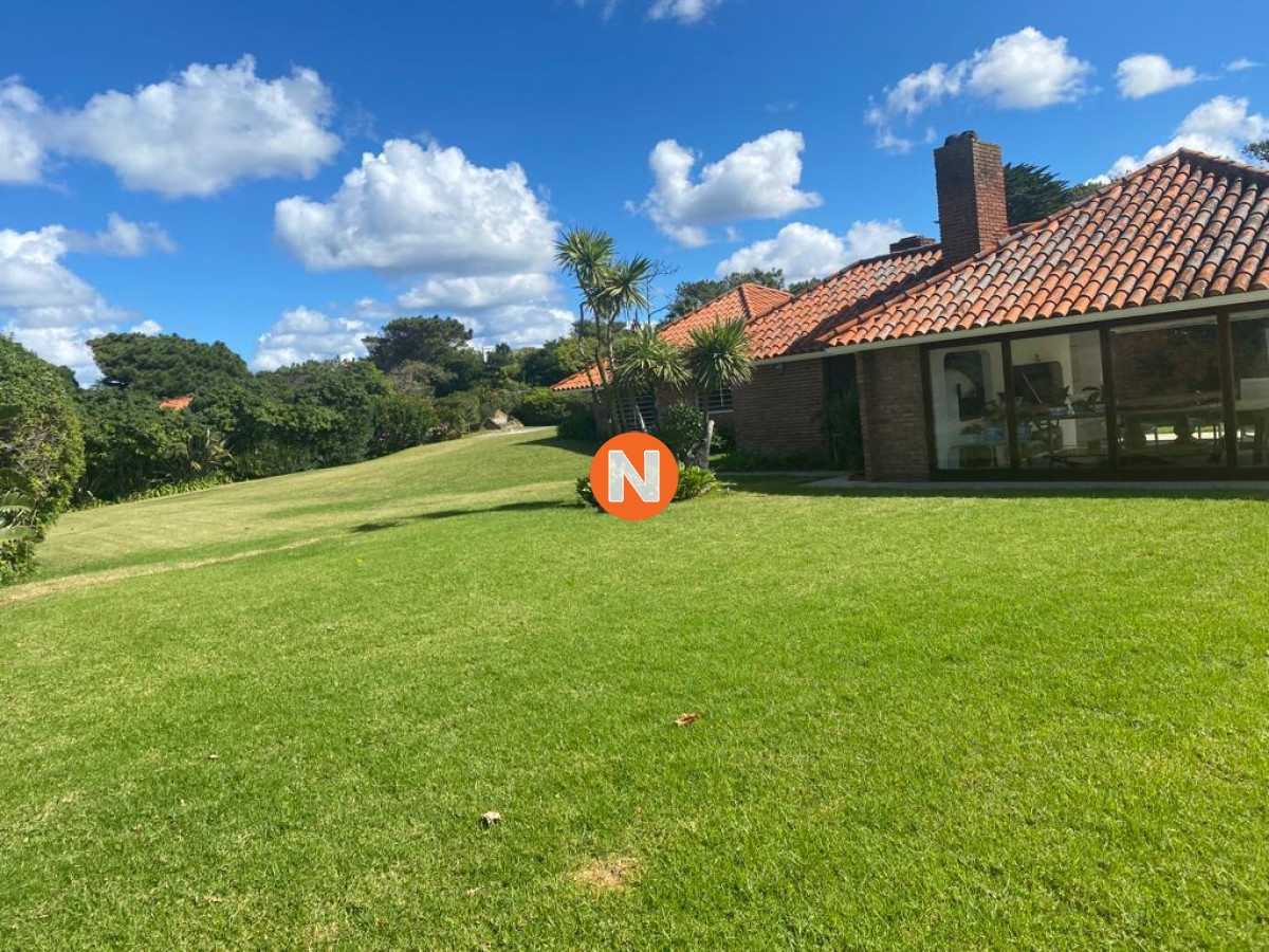 Casa Ref.205811 - VENTA DE CASA DE 5 DORMITORIOS EN PRIMERA LINEA EN BRAVA PUNTA DEL ESTE 