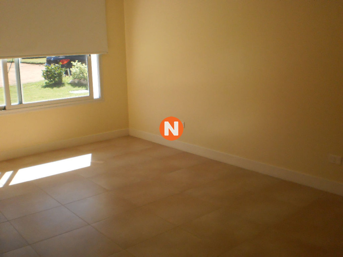 Casa Ref.207825 - Casa en Venta y Alquiler, Mansa, Punta del Este, 4 Dormitorios.