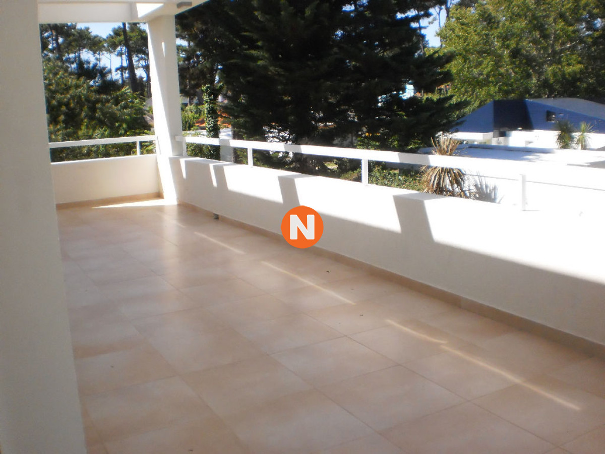 Casa Ref.207825 - Casa en Venta y Alquiler, Mansa, Punta del Este, 4 Dormitorios.