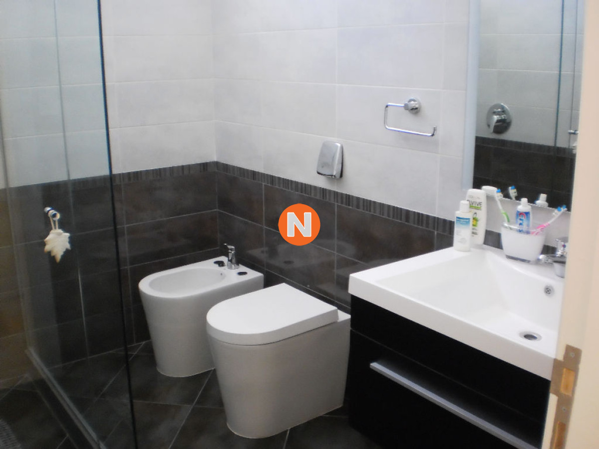 Casa Ref.207825 - Casa en Venta y Alquiler, Mansa, Punta del Este, 4 Dormitorios.