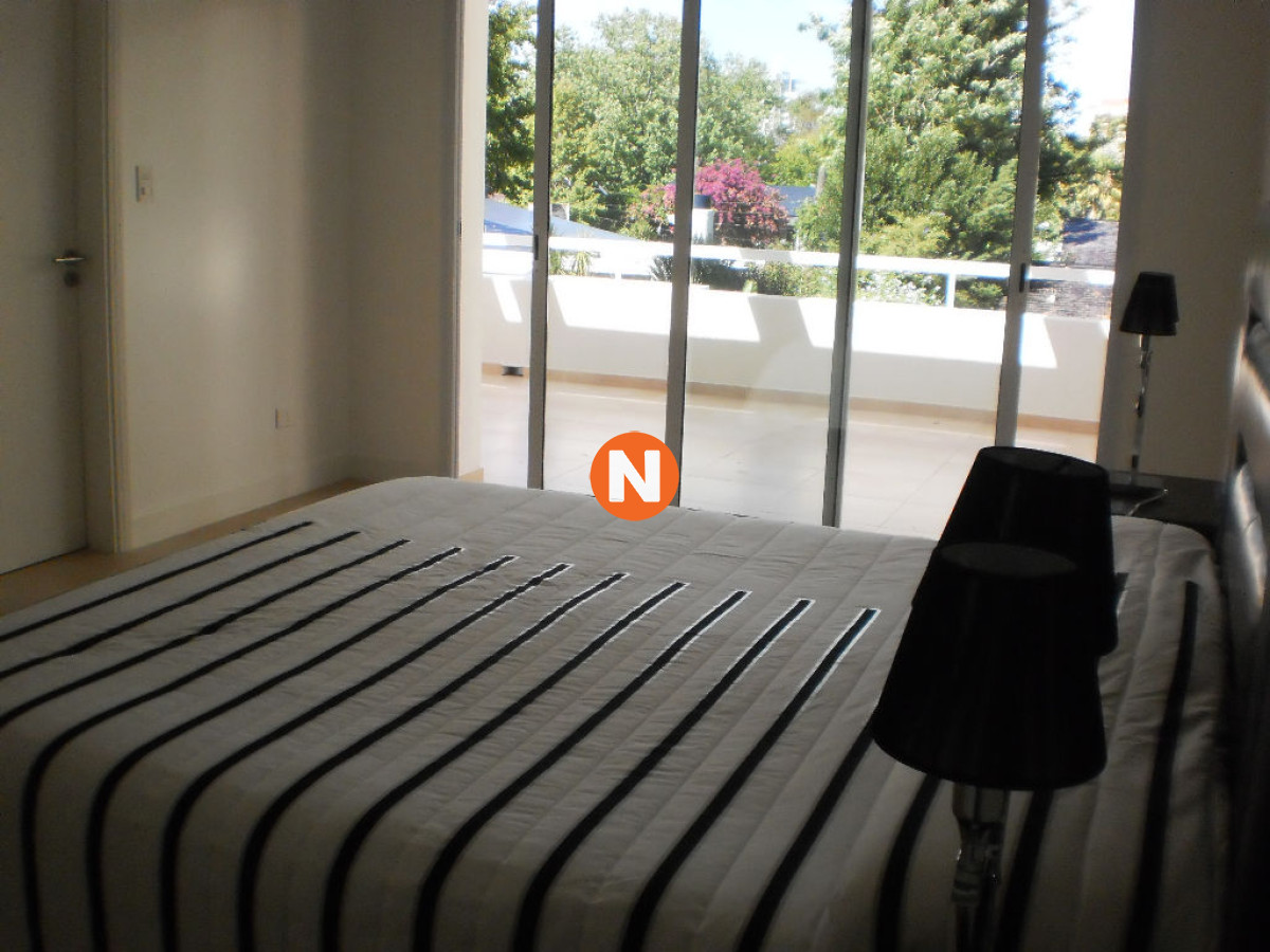 Casa Ref.207825 - Casa en Venta y Alquiler, Mansa, Punta del Este, 4 Dormitorios.