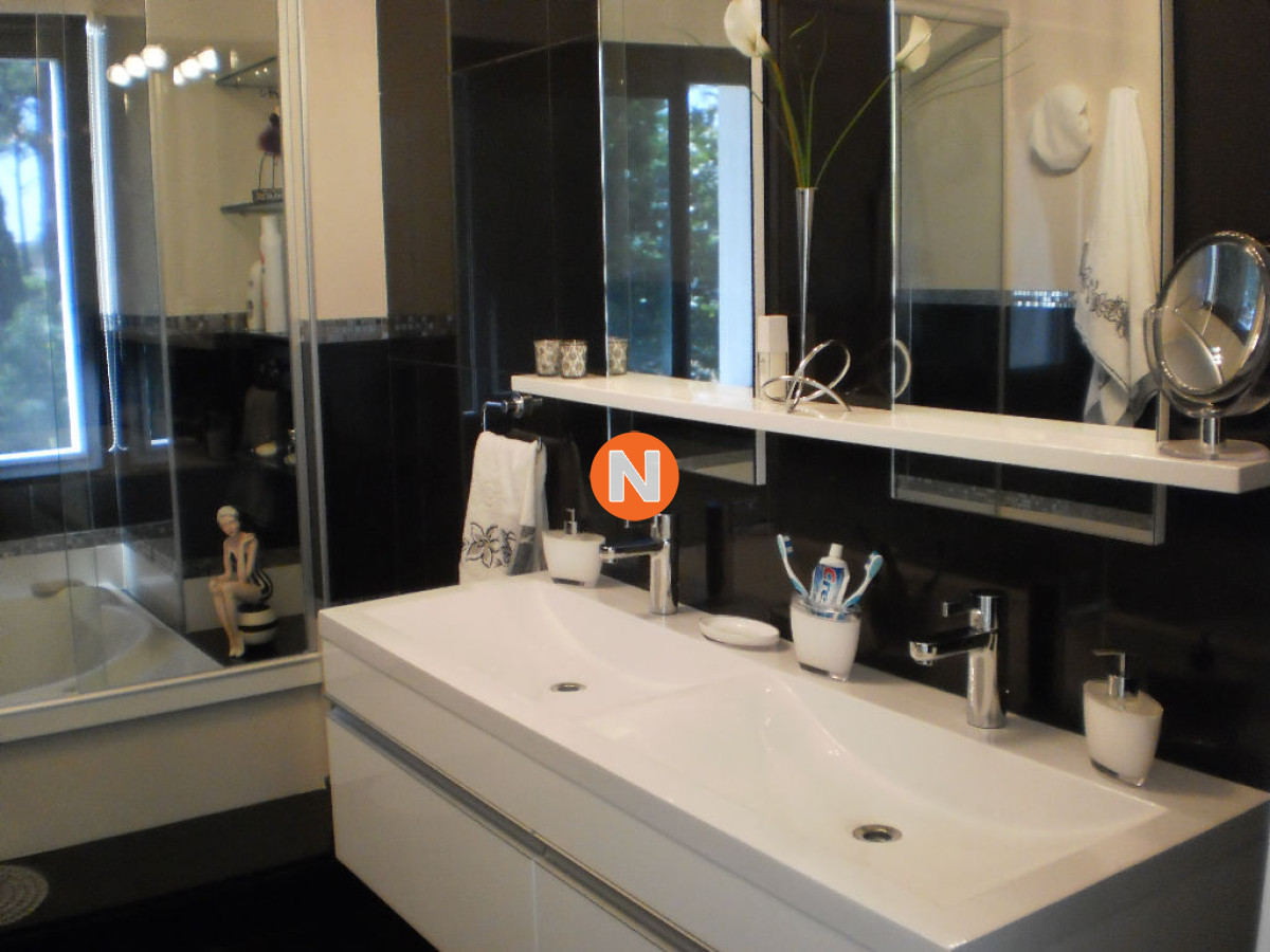 Casa Ref.207825 - Casa en Venta y Alquiler, Mansa, Punta del Este, 4 Dormitorios.