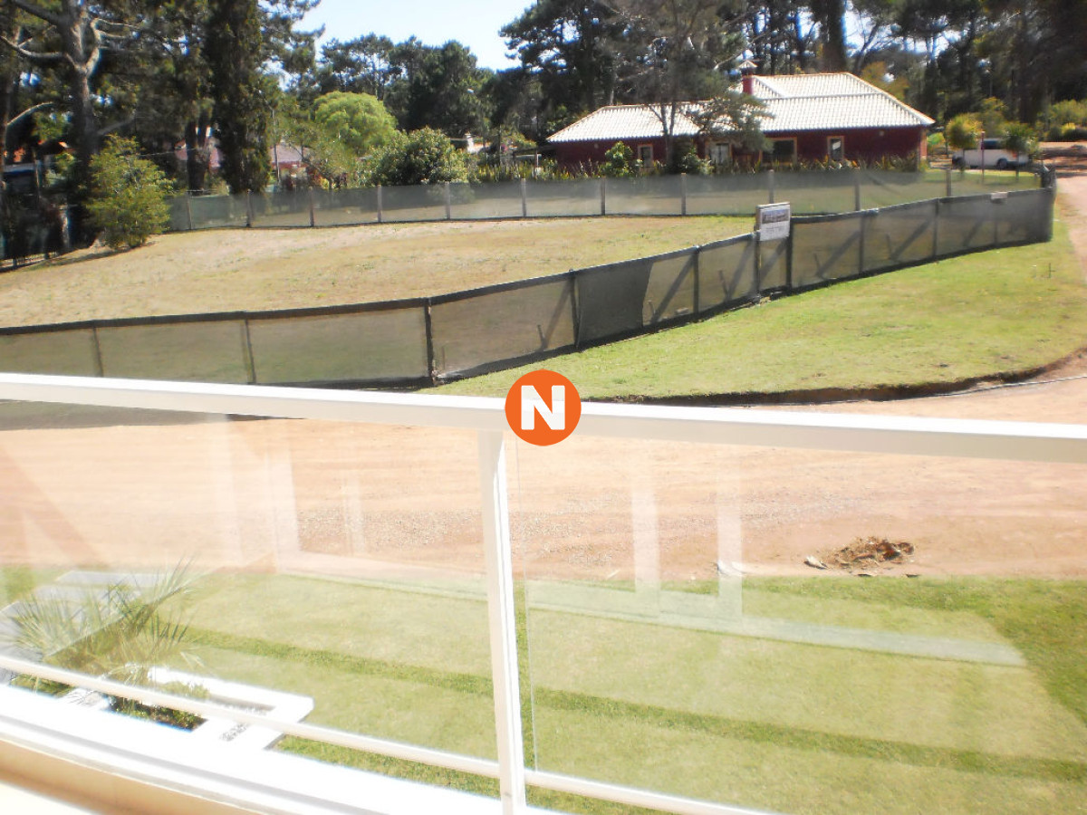 Casa Ref.207825 - Casa en Venta y Alquiler, Mansa, Punta del Este, 4 Dormitorios.