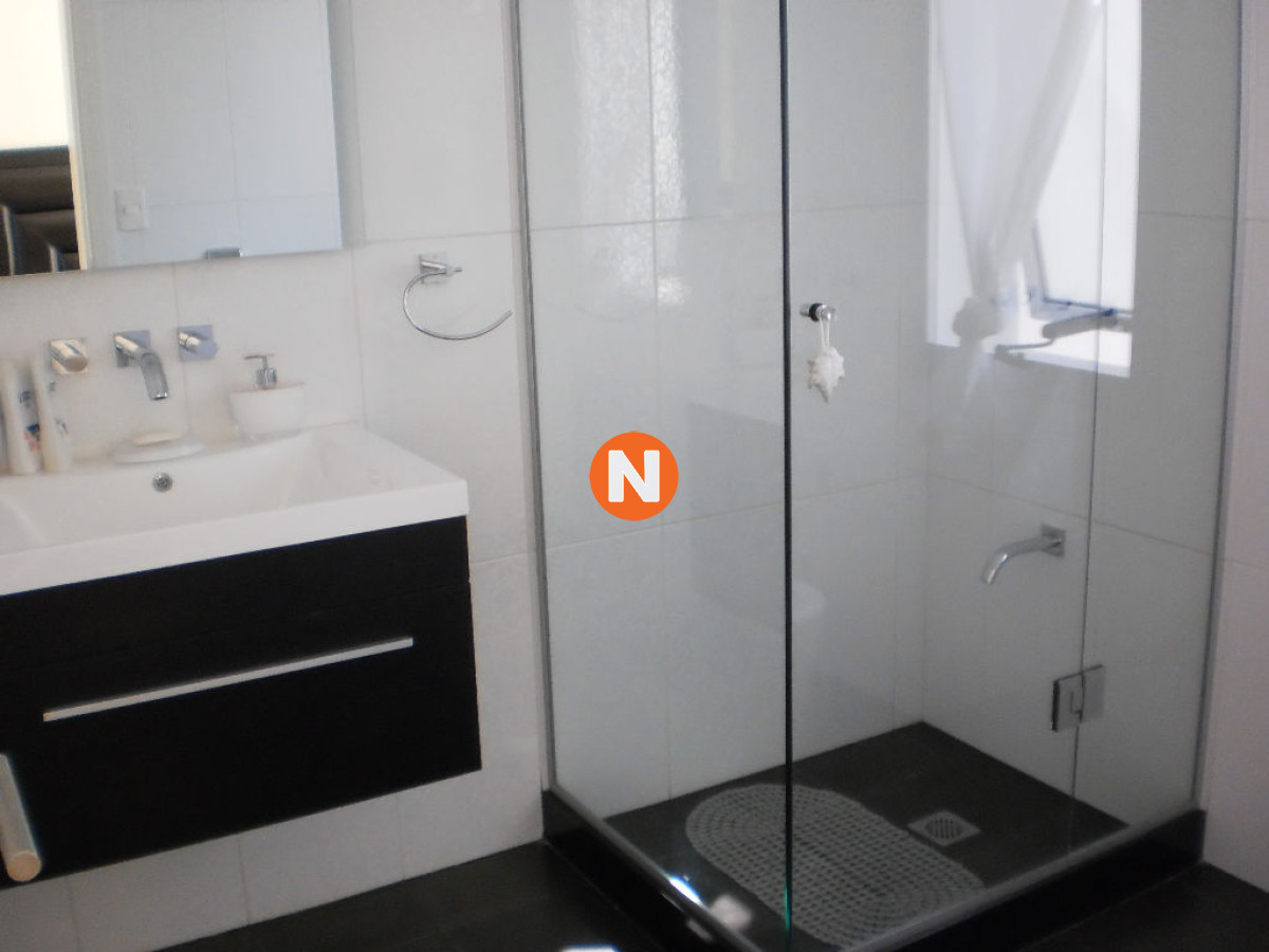 Casa Ref.207825 - Casa en Venta y Alquiler, Mansa, Punta del Este, 4 Dormitorios.