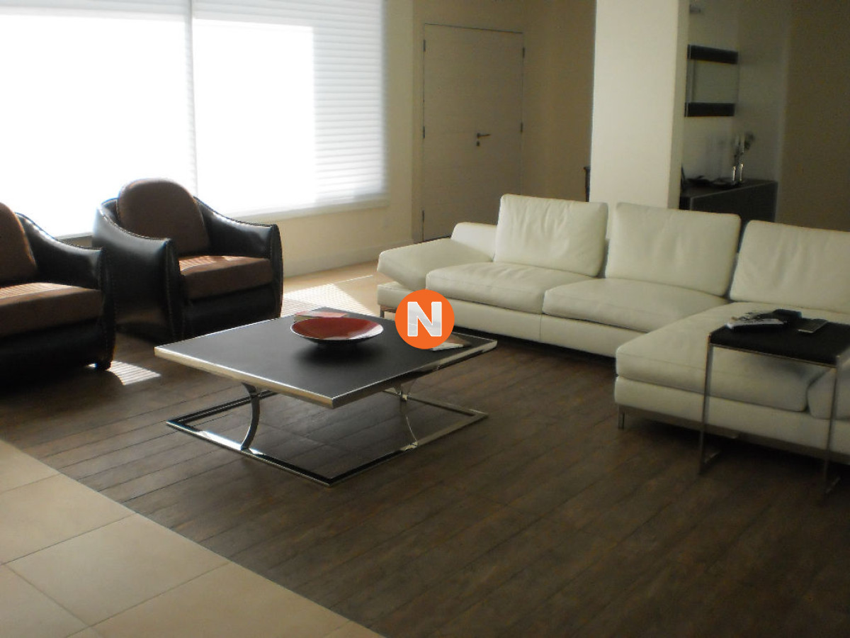 Casa Ref.207825 - Casa en Venta y Alquiler, Mansa, Punta del Este, 4 Dormitorios.