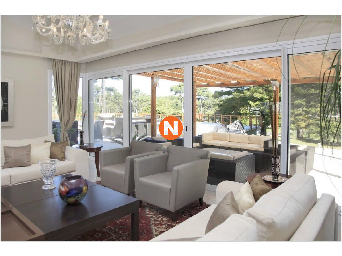Casa Ref.207848 - Casa mansion  de lujo en venta  Punta del Este, 8 Dormitorios.