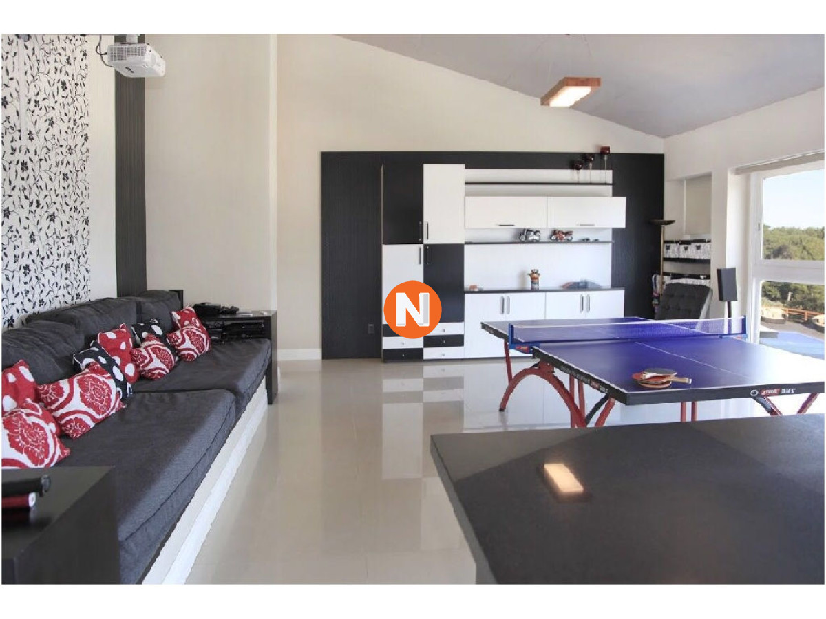 Casa Ref.207848 - Casa mansion  de lujo en venta  Punta del Este, 8 Dormitorios.