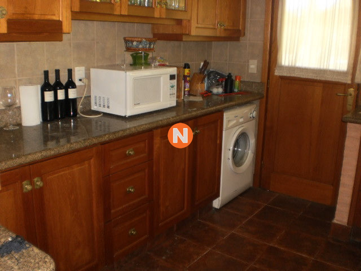 Casa Ref.208407 - Oportunidad Solida Casa en Pinares, 3 dormitorios, Punta del este