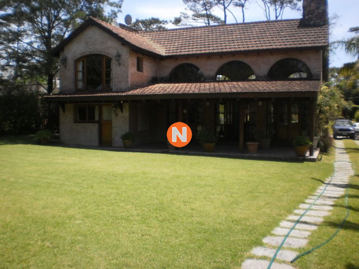 Casa Ref.208407 - Oportunidad Solida Casa en Pinares, 3 dormitorios, Punta del este