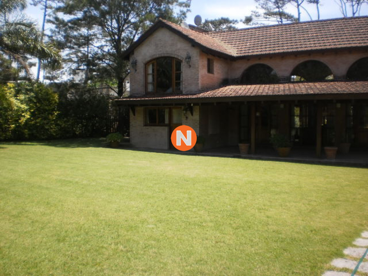 Casa Ref.208407 - Oportunidad Solida Casa en Pinares, 3 dormitorios, Punta del este