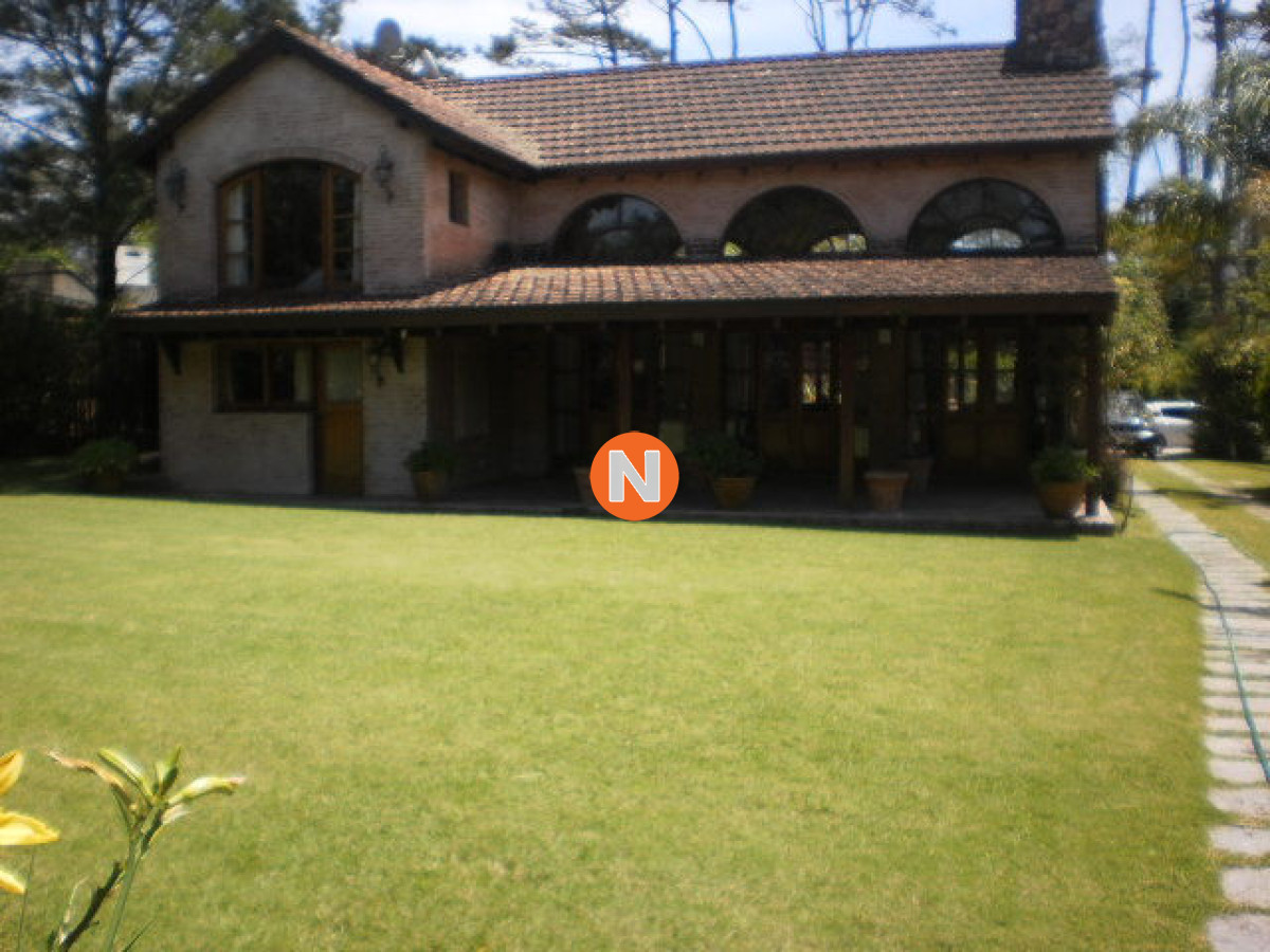 Casa Ref.208407 - Oportunidad Solida Casa en Pinares, 3 dormitorios, Punta del este