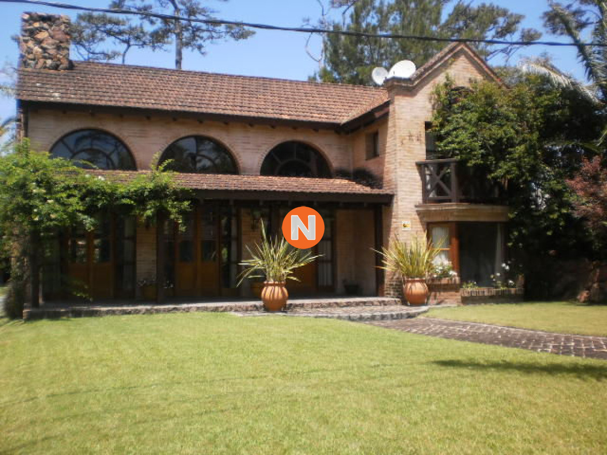 Casa Ref.208407 - Oportunidad Solida Casa en Pinares, 3 dormitorios, Punta del este